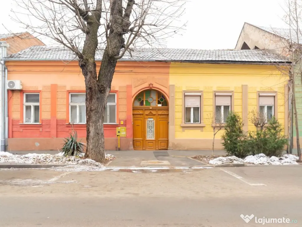 PRET NOU! Apartament la casă, ultracentral– curte prop... 