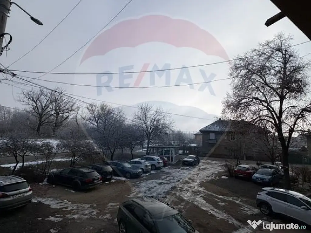 Apartament cu 3 camere la curte comuna, in zona Romanilor 