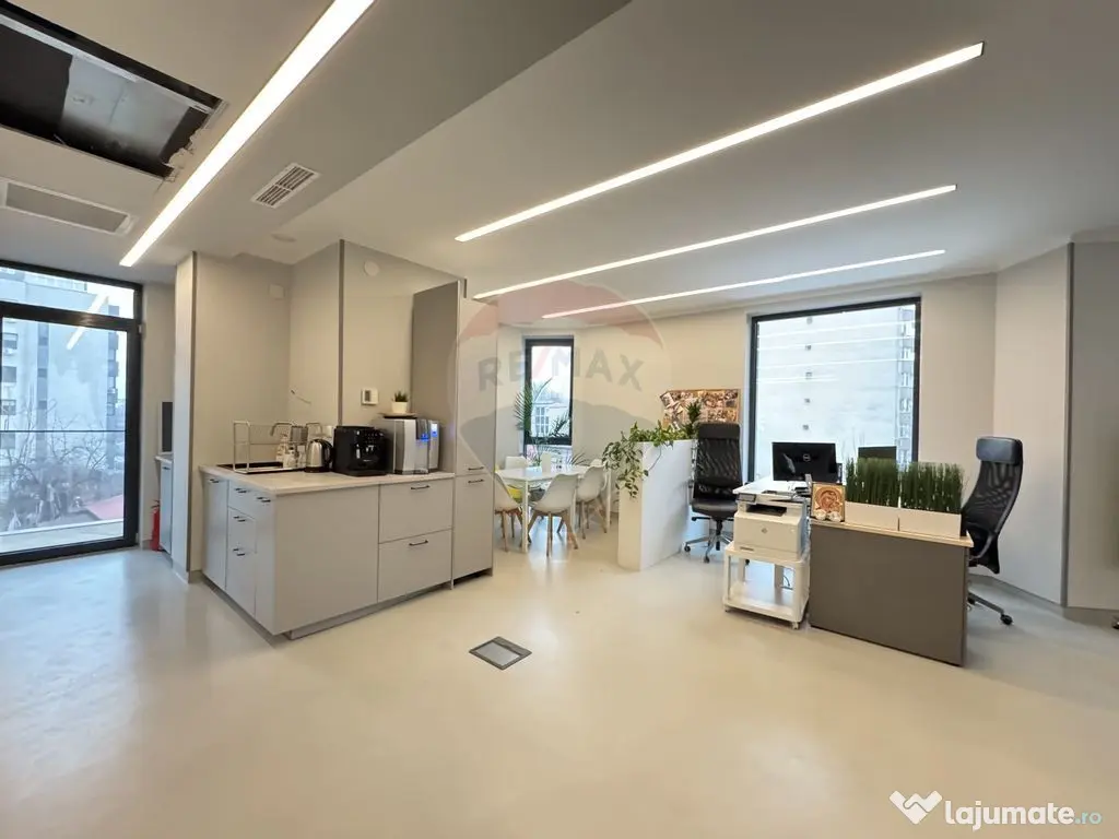 Oportunitate - Spatiu de birouri premium in Cladire Mixta... 