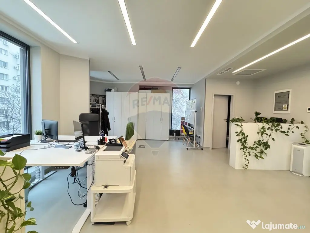 Oportunitate - Spatiu de birouri premium in Cladire Mixta... 