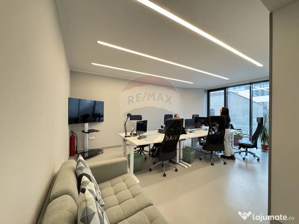 Oportunitate - Spatiu de birouri premium in Cladire Mixta... 