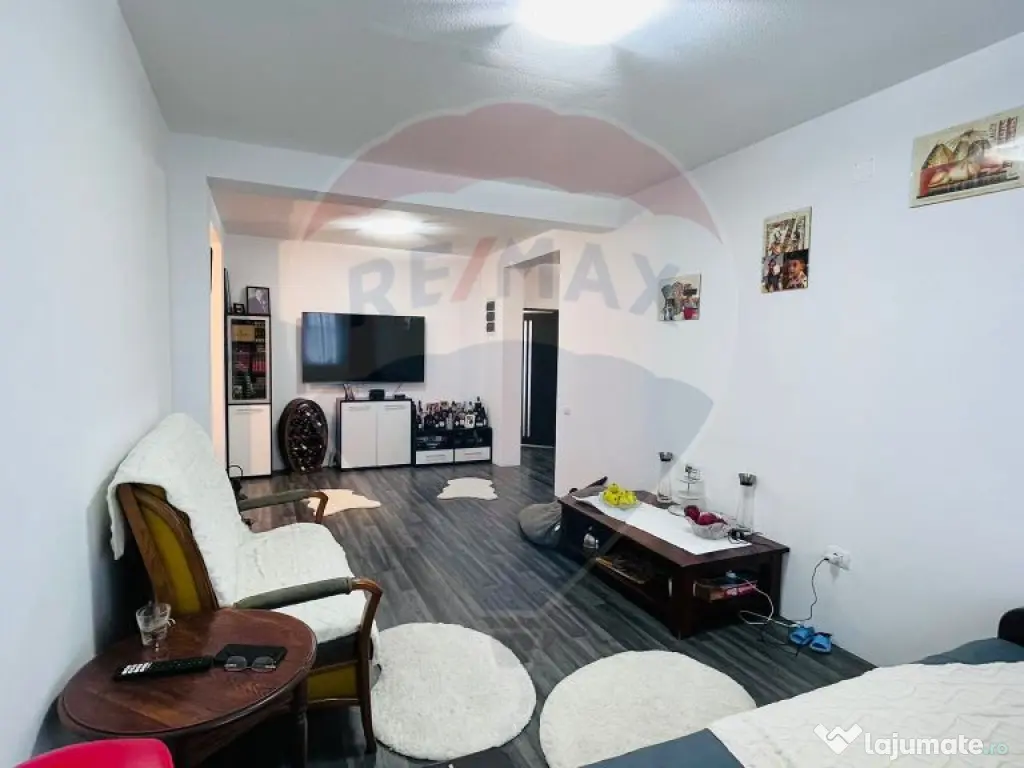 Casă / Vilă cu 4 camere de vânzare 