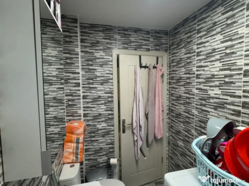 Apartament 49 mp, etaj 3/3, incalzire pardoseala, AC, Baia S