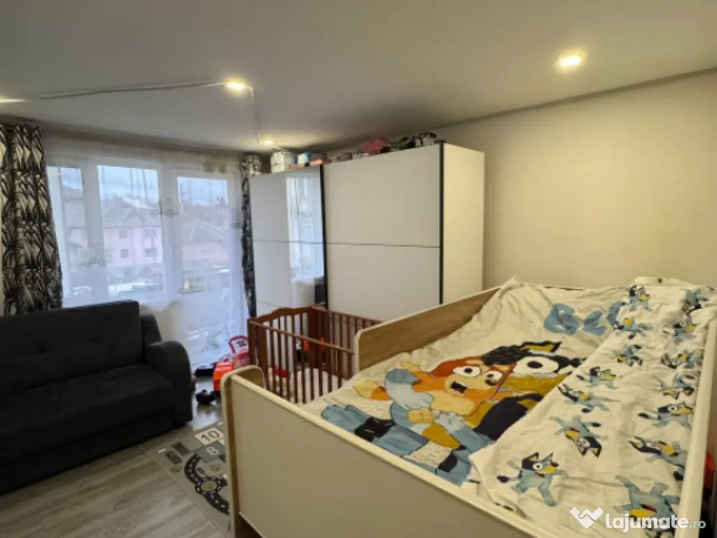 Apartament 49 mp, etaj 3/3, incalzire pardoseala, AC, Baia S