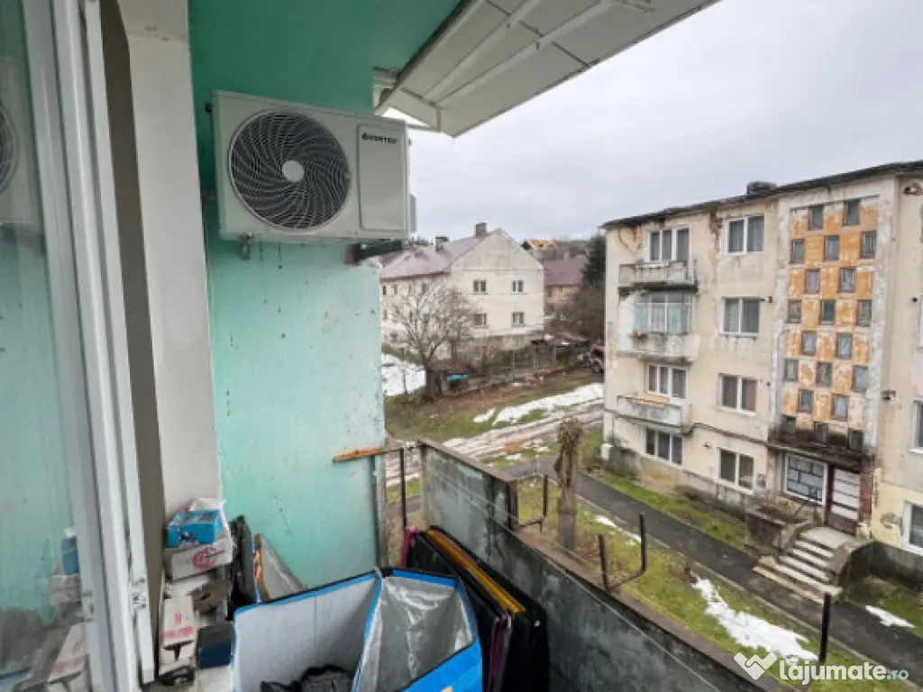 Apartament 49 mp, etaj 3/3, incalzire pardoseala, AC, Baia S