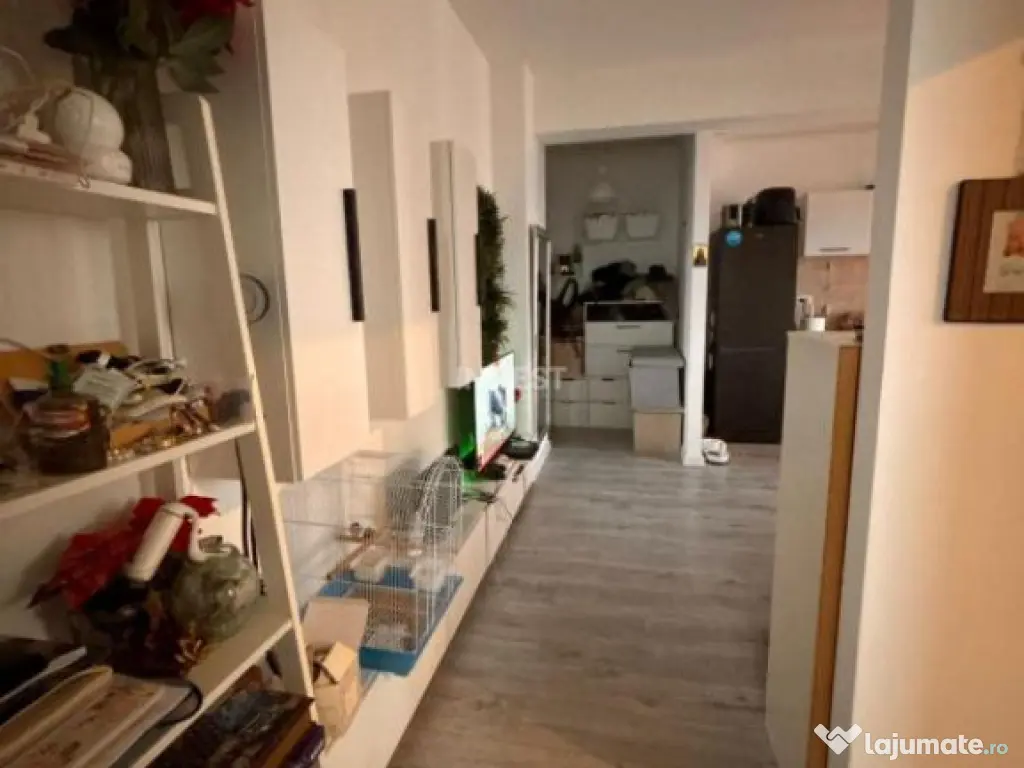 APARTAMENT CU 2 CAMERE , OPEN-SPACE, ETAJ INTERMEDIAR, CAPAT 