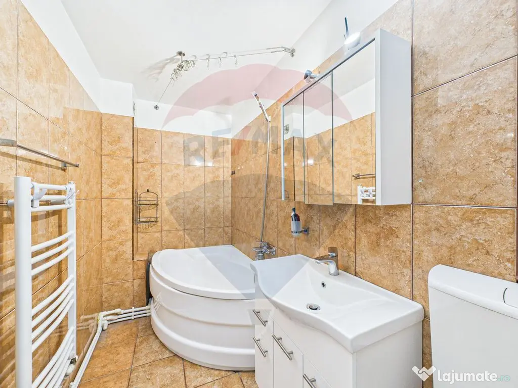 Apartament cu 3 camere si loc de parcare in zona Sebastia... 