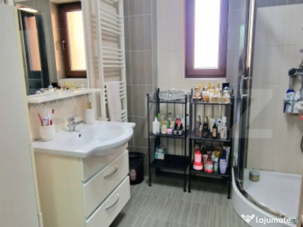 Apartament modern cu 3 camere, gradina, parcare cu CF, zona