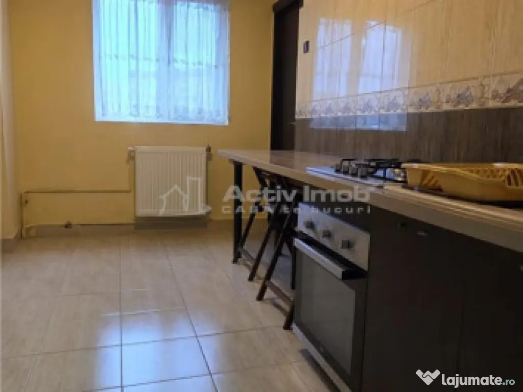 Apartament spatios cu 4 camere si 2 bai - in zona linistita