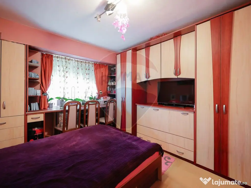 Apartament cu 4 camere, de vânzare în zona Rogerius 