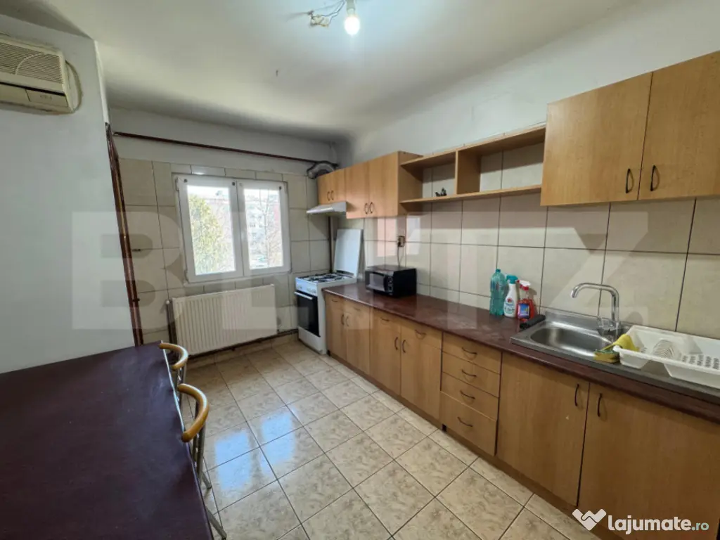 Apartament 4 camere, 90 mp, zona 1 Mai - Sara