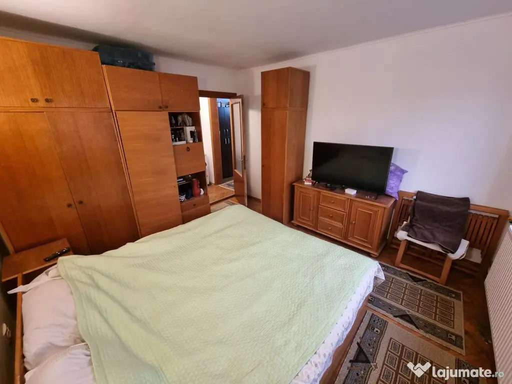 Apartament decomandat 3 cametre zona Casa de Cultura 