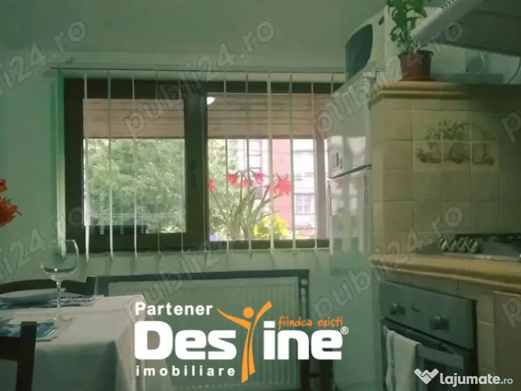 Apartament 3 camere 90mp in vila + terasa, zona Kaufland Fer