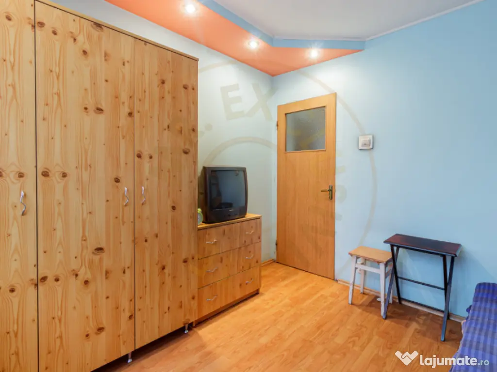 Apartament 3 camere decomandat centrala proprie