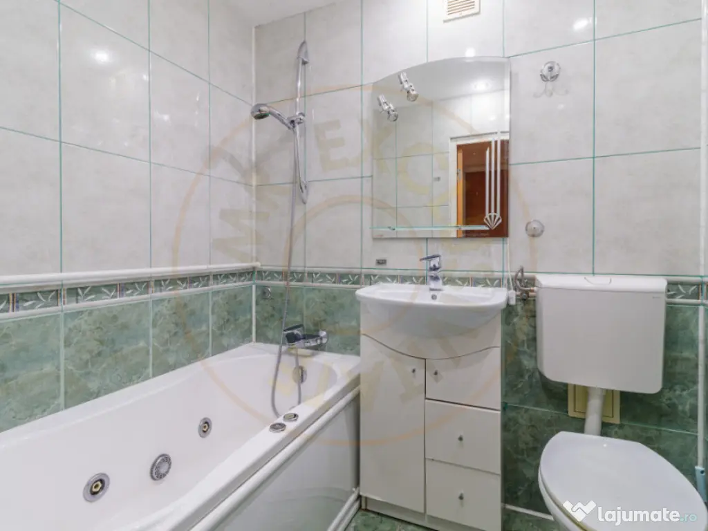 Apartament 3 camere decomandat centrala proprie