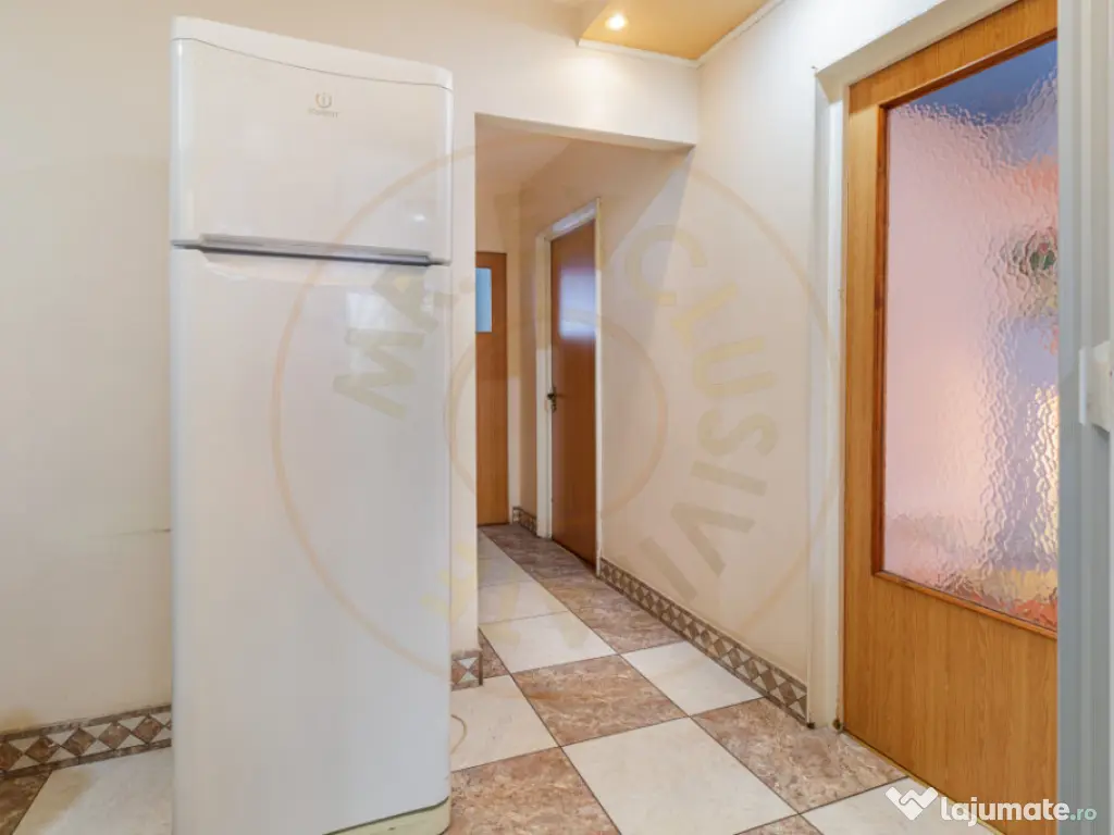 Apartament 3 camere decomandat centrala proprie