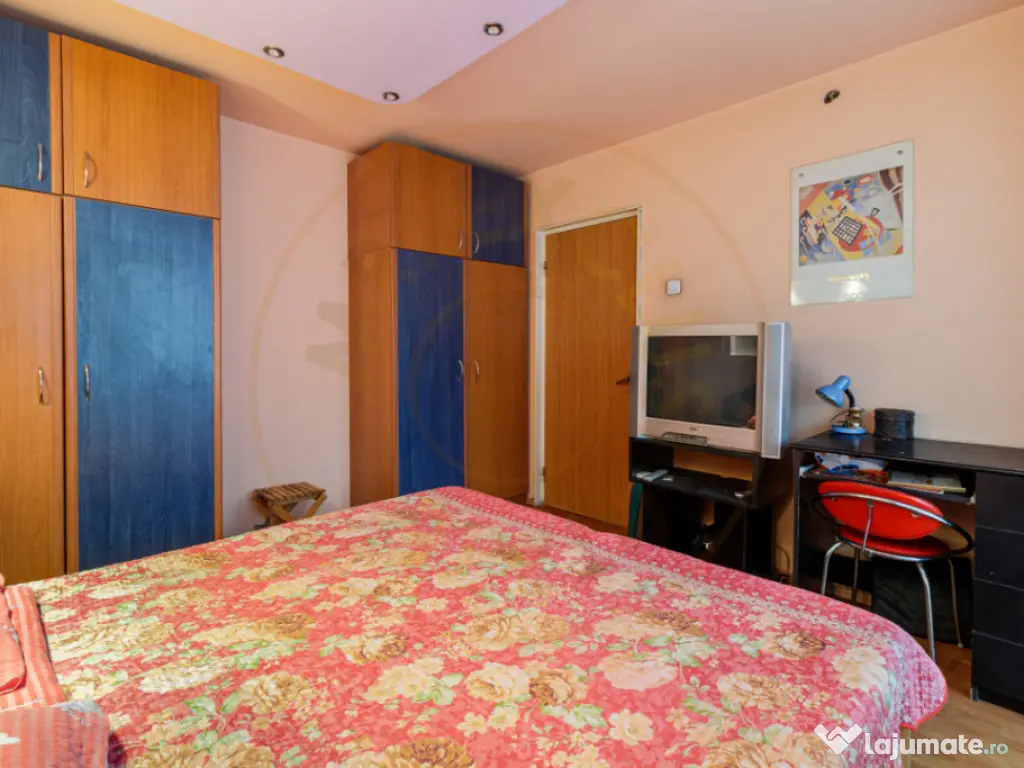 Apartament 3 camere decomandat centrala proprie