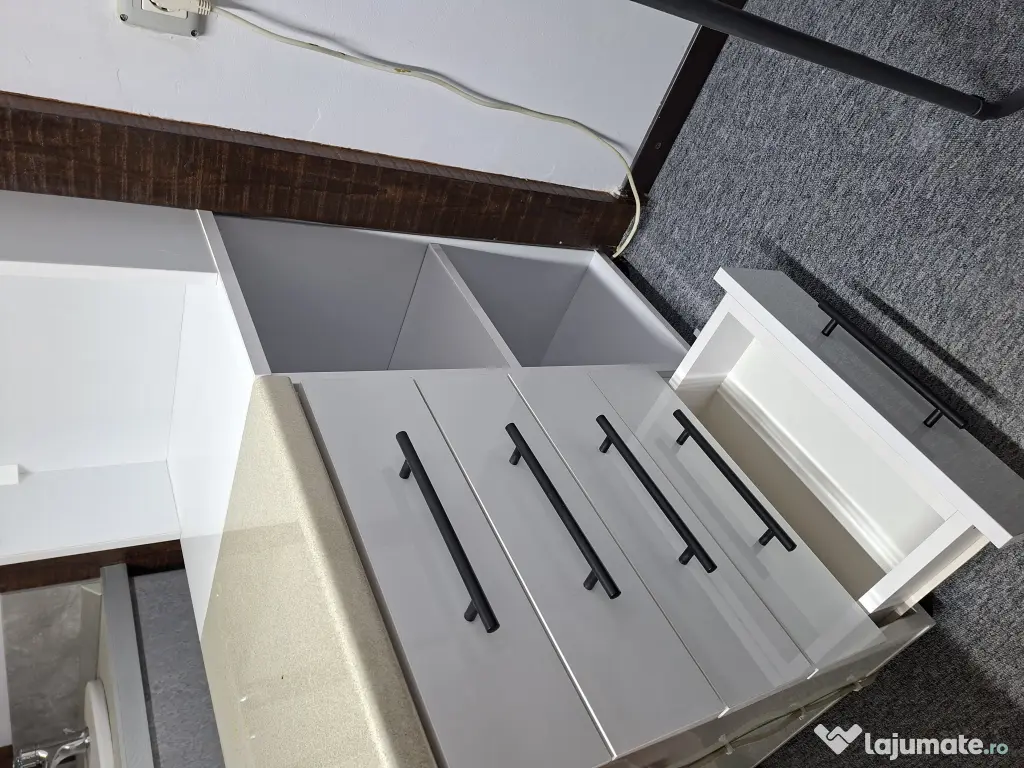 Masă Manichiură Profesională MDF Lucios – Scaun CADOU 