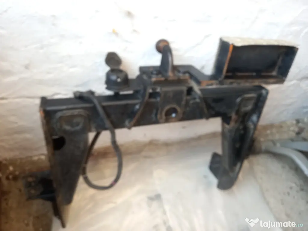 Cârlig Remorcare Ford Transit Furgon BOSAL (2018) – 3500kg + Kit Electric