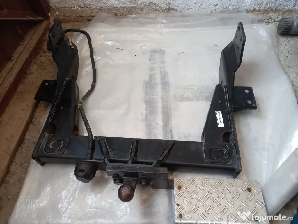 Cârlig Remorcare Ford Transit Furgon BOSAL (2018) – 3500kg + Kit Electric