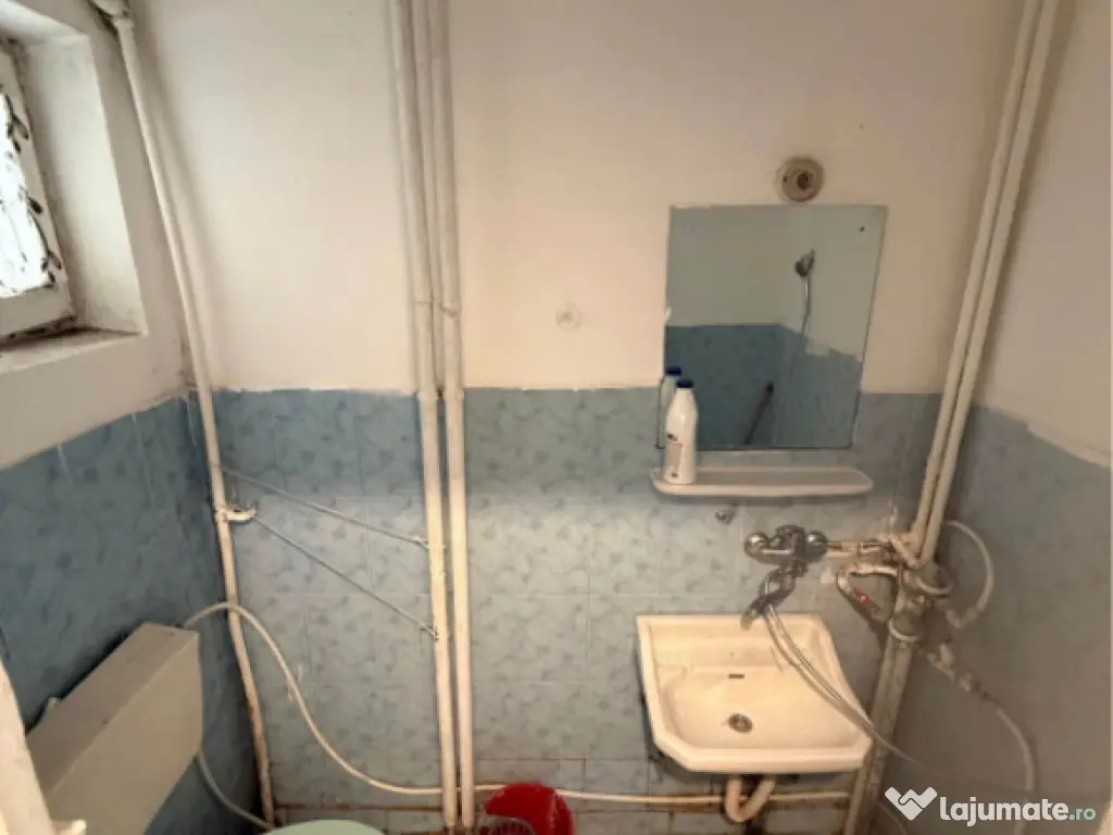 Apartament 2 camere, 31 mp, zona Valea Roșie