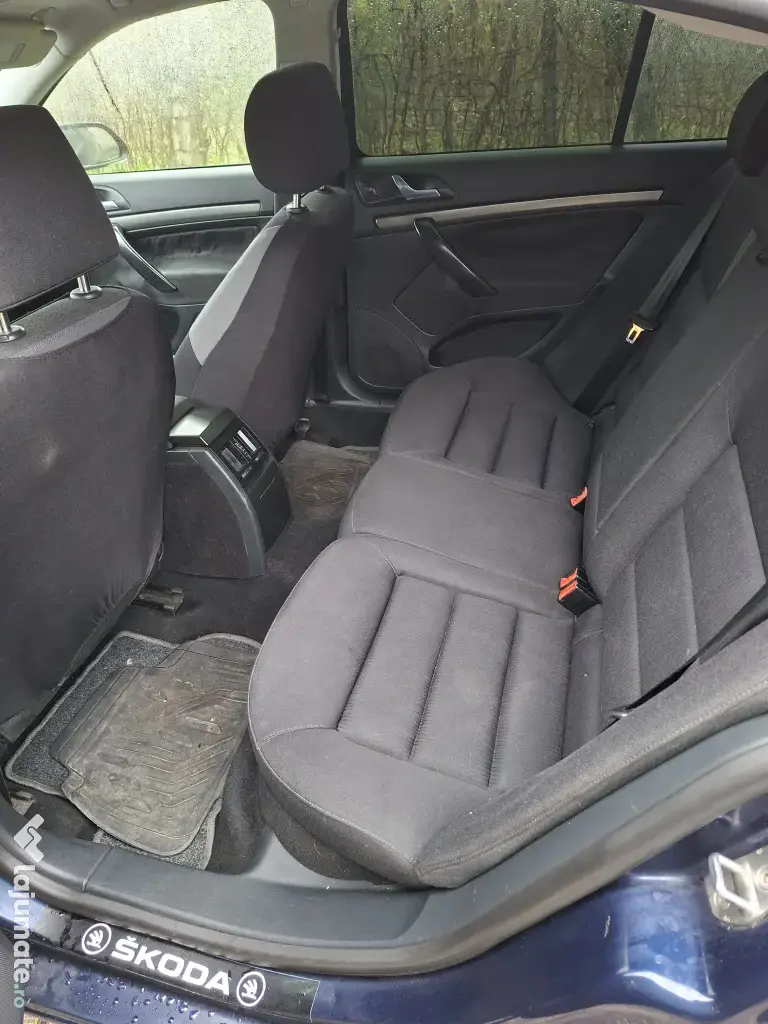 Vând octavia 2 - 2005 - GPL - 2000€ 