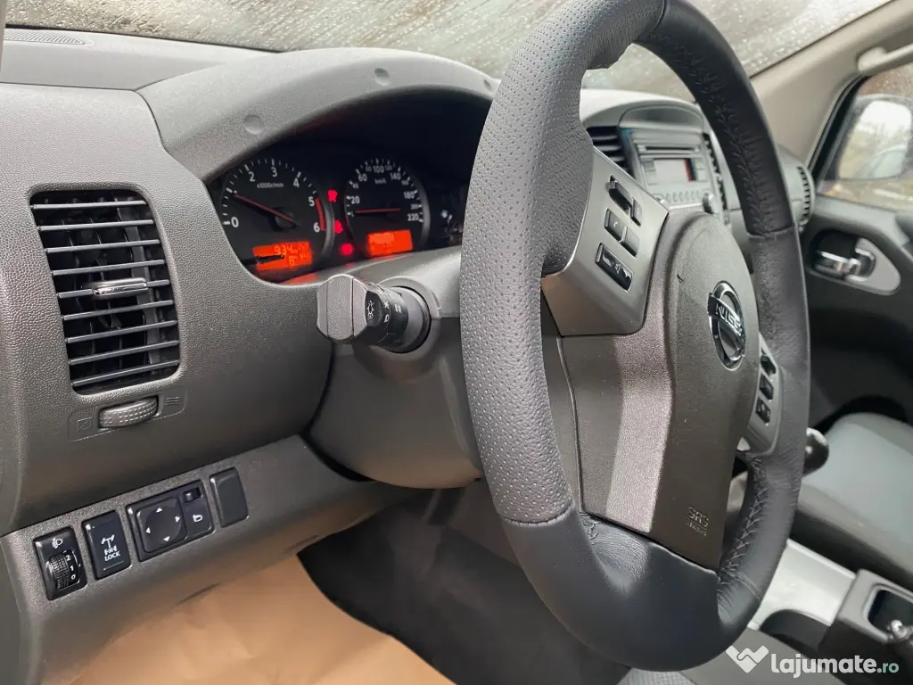 Nissan navara 2.5 dci 190 cp 4x4 2015 