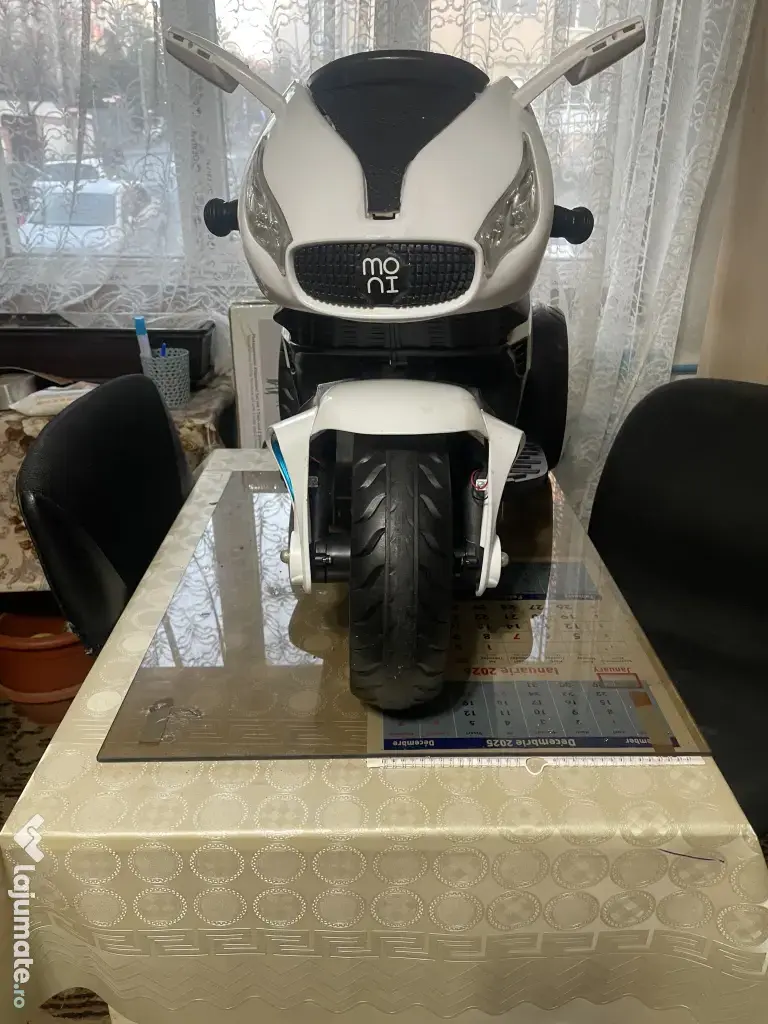 Motoreta electrică pentru copii