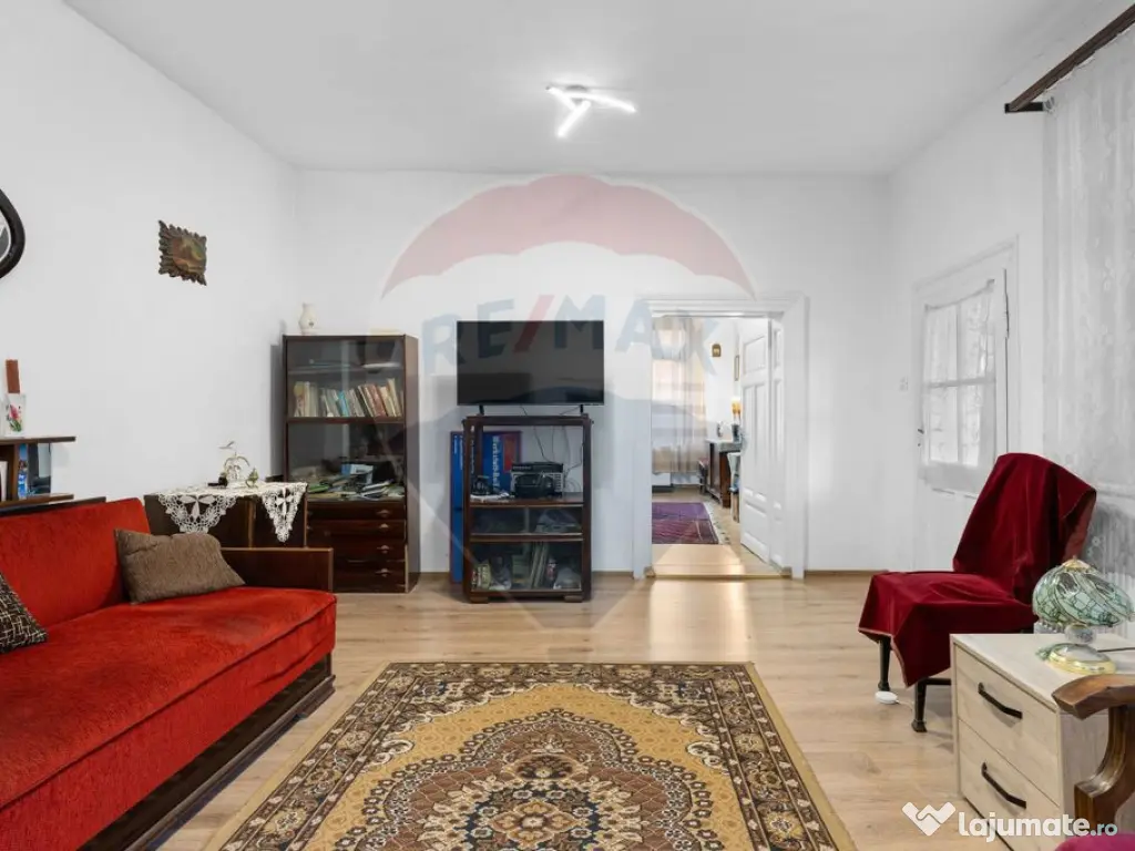 Casă cu 3 camere + teren 342 mp de vânzare - zona Boul ... 