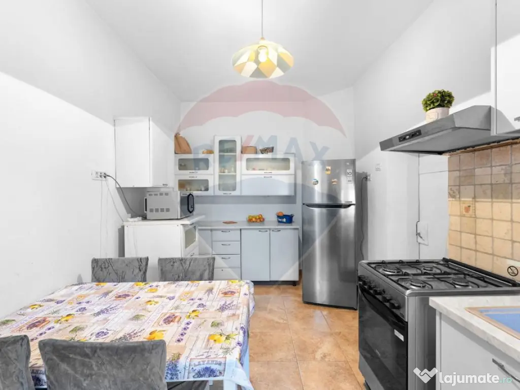 Casă cu 3 camere + teren 342 mp de vânzare - zona Boul ... 