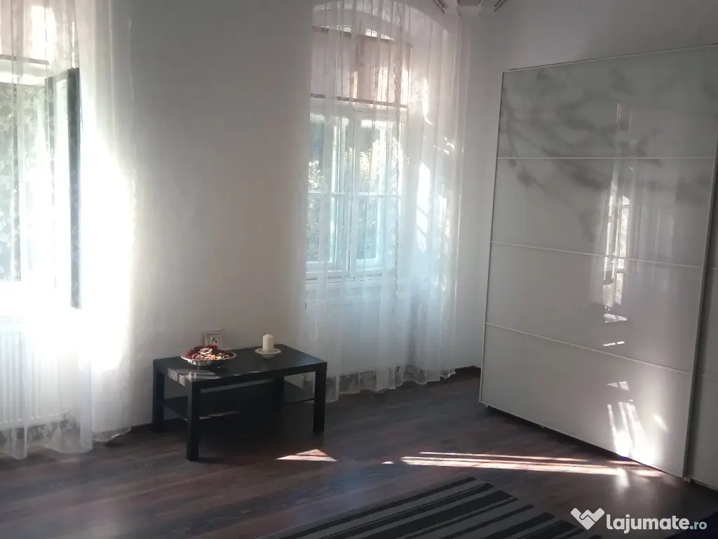 Apartament 2 camere de vanzare in zona centrala