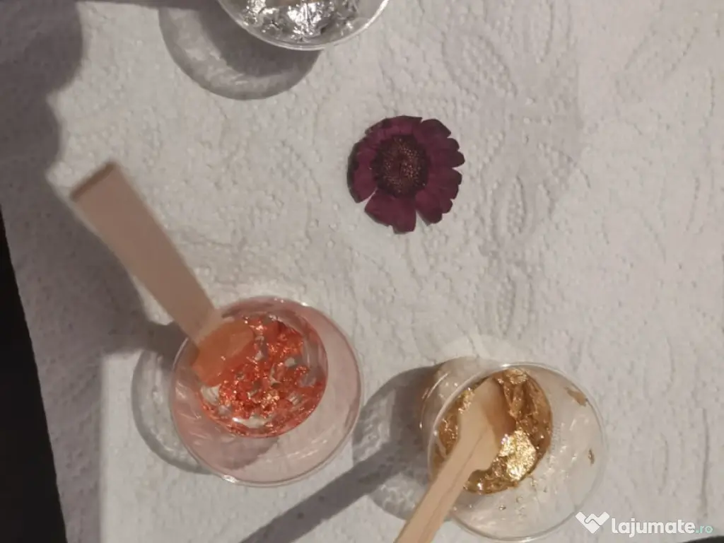 Mărțișoare Handmade - Rășină Flori Naturale & Foiță Aur - Resinuum 