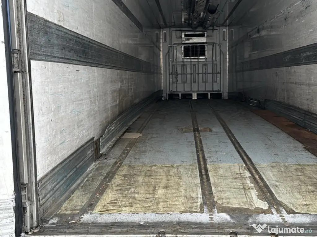 Vând semiremorcă frigorifică