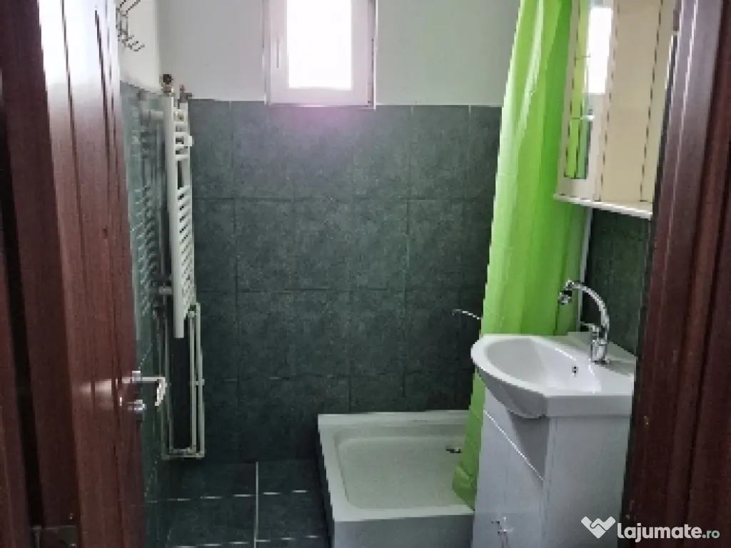 Închiriez garsoniera la mansardă 26 mp 