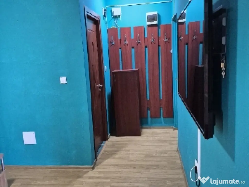 Închiriez garsoniera la mansardă 26 mp 