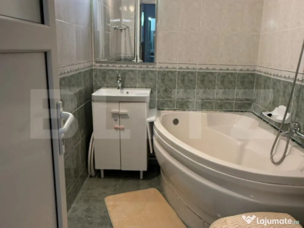 Apartament 3 camere, decomandat, mobilat, utilat, parcare si