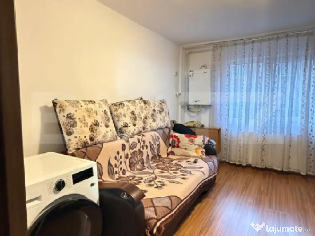 Cameră de cămin | Etaj intermediar| Baie și bucătărie p 