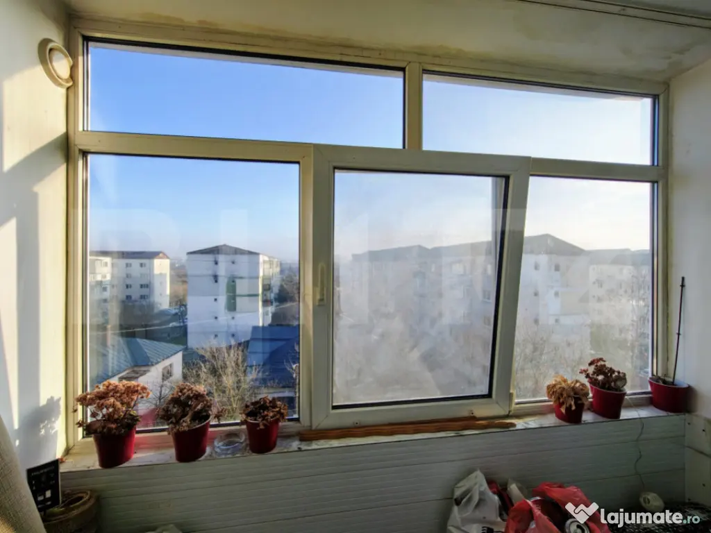 Apartament decomandat 2 camere – zona Lama