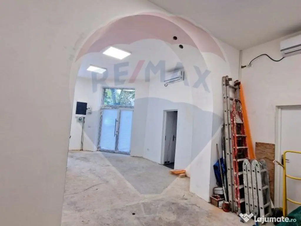 Spațiu comercial de 37.2mp de închiriat în zona Eroii ... 