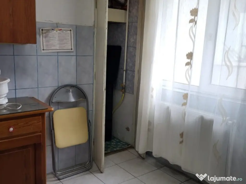 Anda . 3 camere mari , bloc din 1990