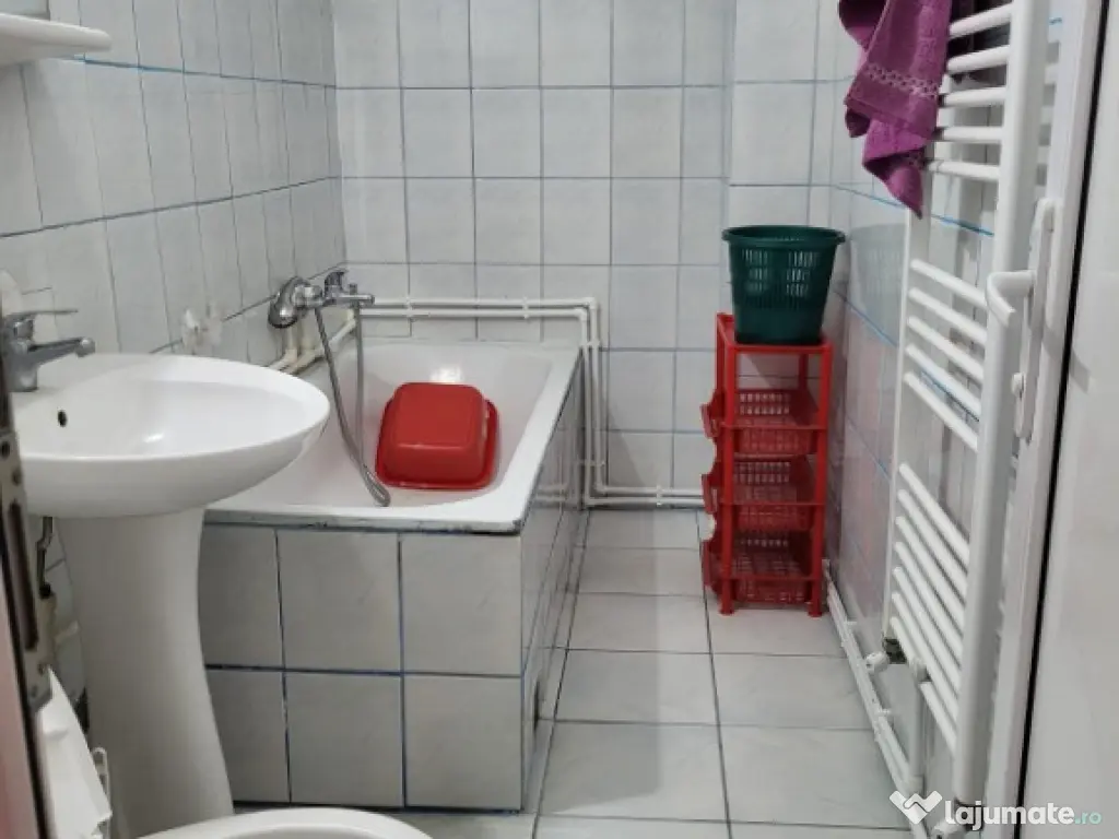 Anda . 3 camere mari , bloc din 1990