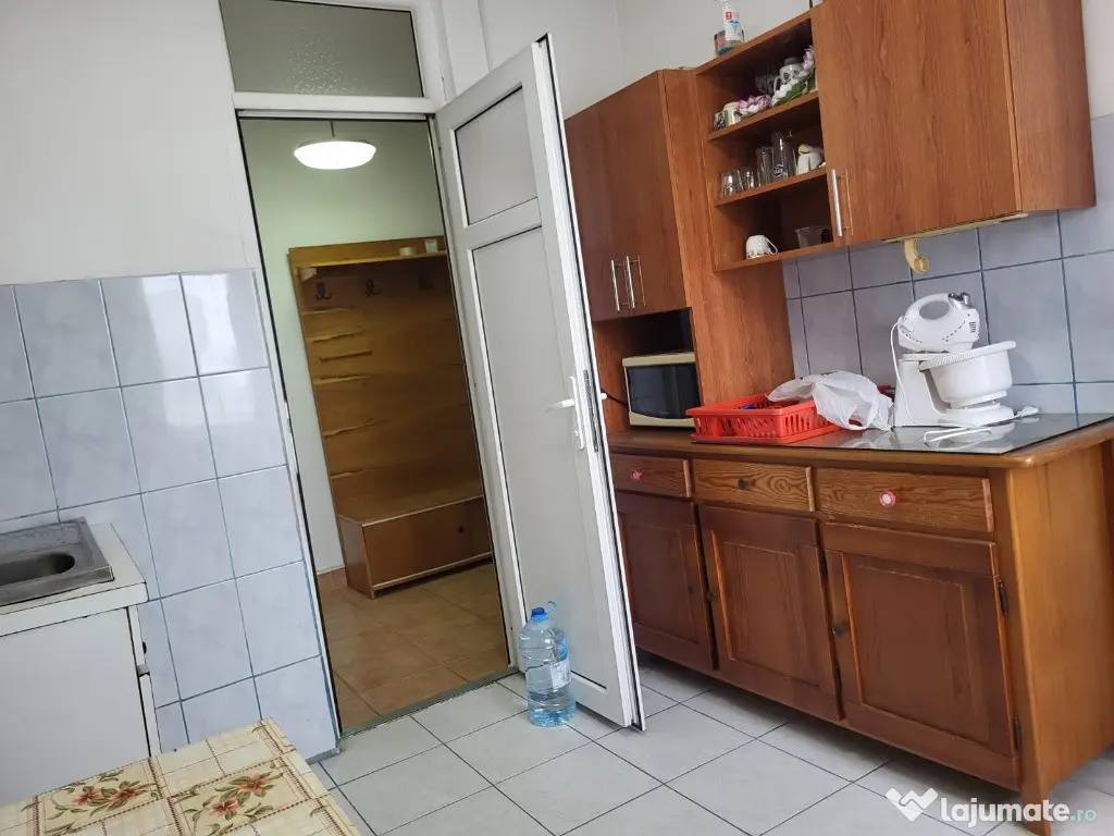 Anda . 3 camere mari , bloc din 1990