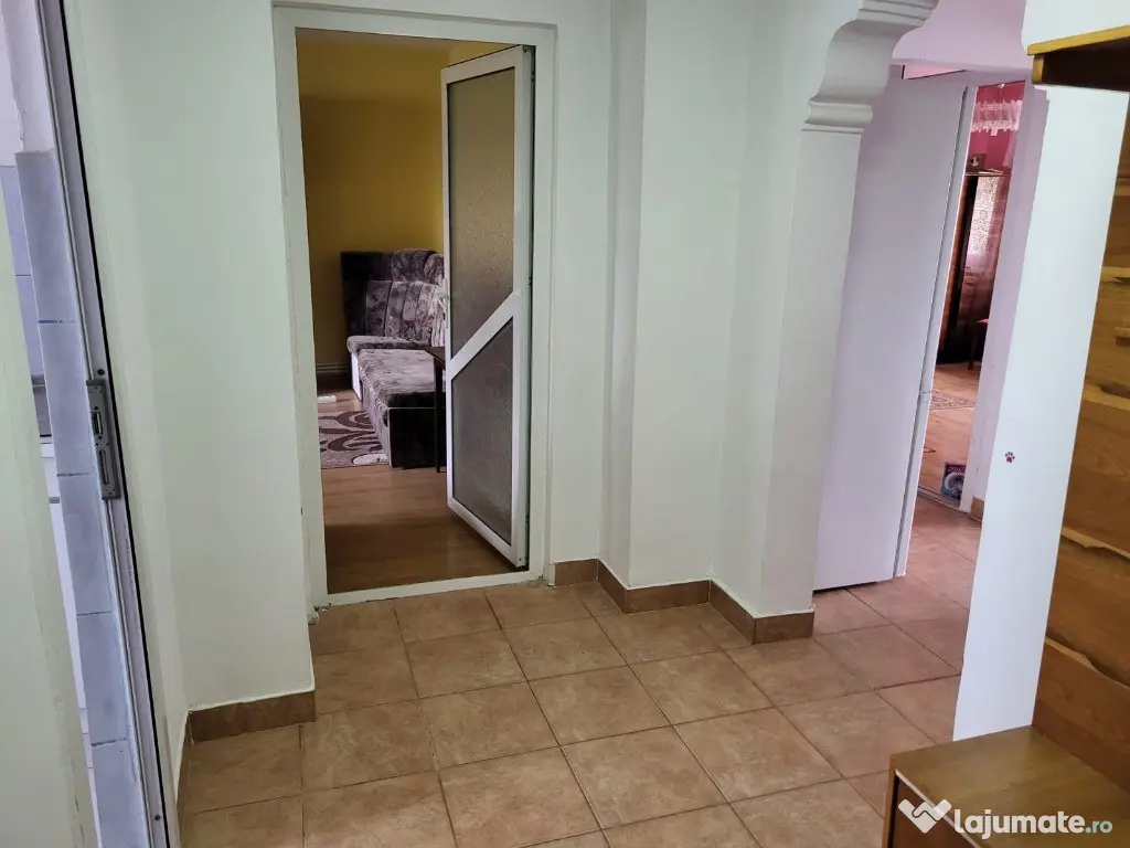 Anda . 3 camere mari , bloc din 1990