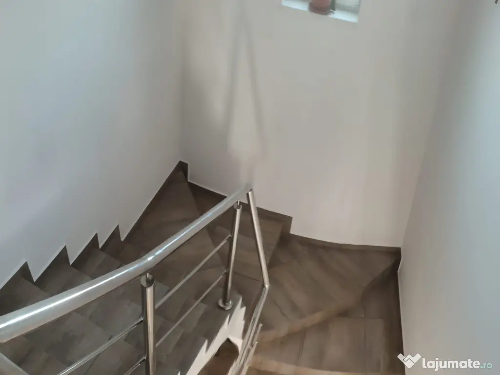 Vanzare Vila Individuala P+1/Clinceni strada Sadionului