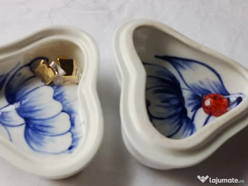 Titlu: Cutie bijuterii porțelan Cero Cluj - Formă inimă, pictată manual