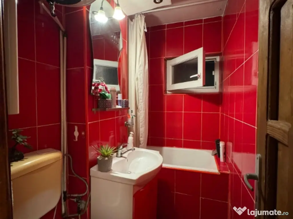 Apartament 3 camere etaj 2 