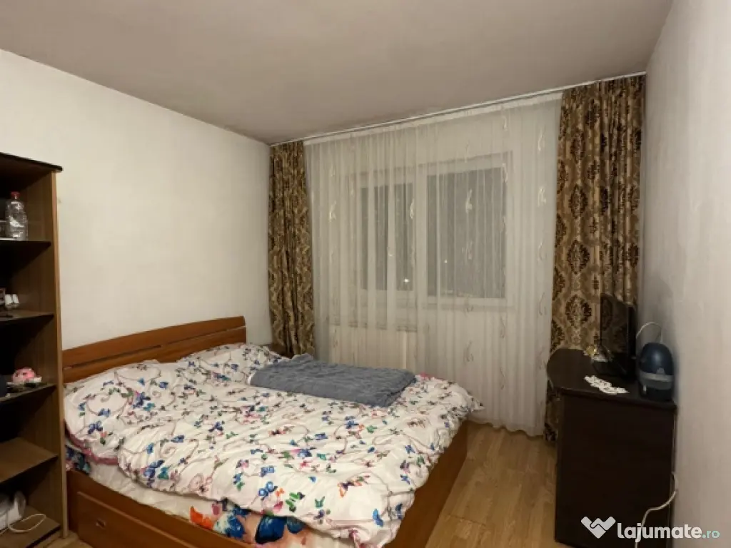 Apartament 3 camere etaj 2 