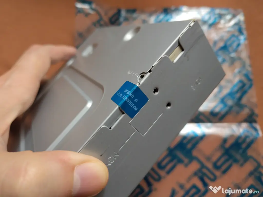 DVD-RW intern ASUS DRW-24F1ST SATA - citește și scrie DVD/CD