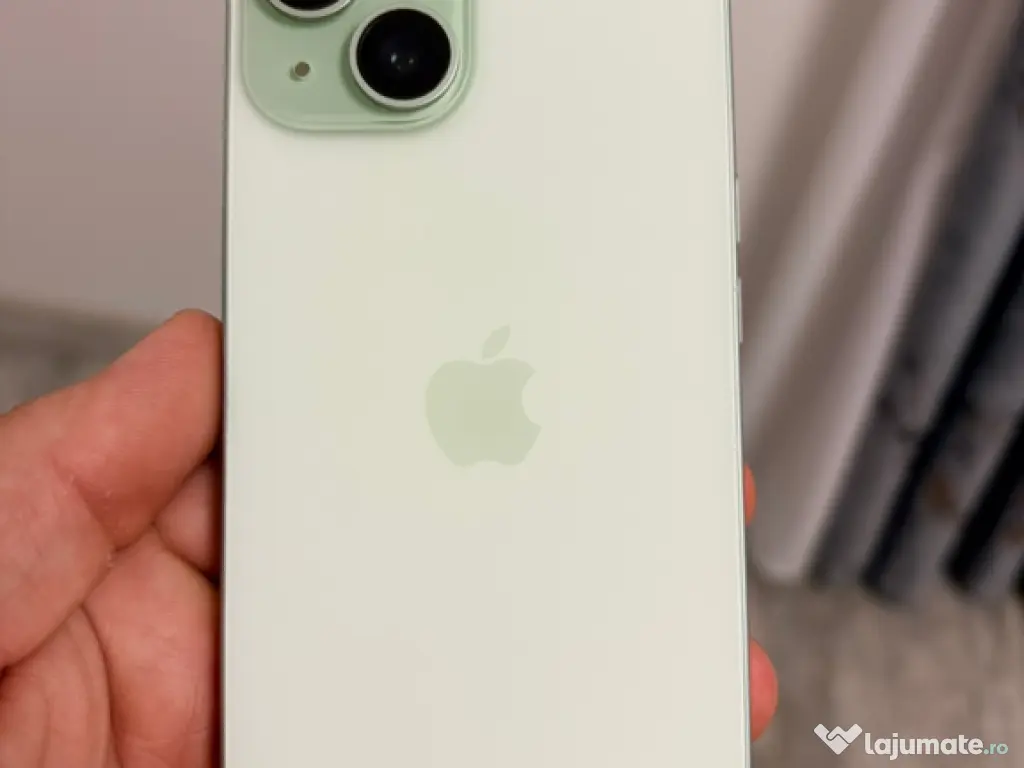 iPhone 15 green impecabil