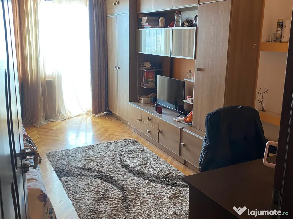 Dau în chirie apart 2 cam Manastur 